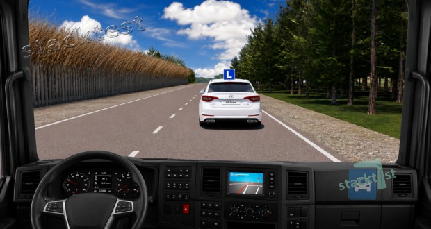 S jakým rizikem může řidič počítat při jízdě za vozidlem autoškoly?
