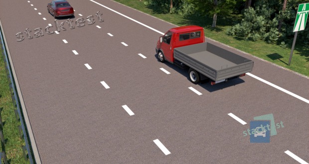 Během jízdy na dálnici mimo obec se ukázalo, že s Vaším vozidlem ve stoupání nelze dosáhnout rychlosti nejméně 80 km/h. Můžete pokračovat v jízdě po dálnici?