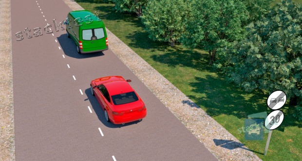 Ar leidžiama dvipusio eismo kelyje raudono automobilio vairuotojui taip lenkti?