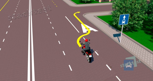 Vai attēlā redzamajā situācijā motocikla vadītājam atļauts iebraukt joslā, kas paredzēta pasažieru sabiedriskajiem transportlīdzekļiem?
