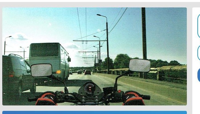 Kas īpaši jāņem vērā motocikla vadītājam attēlotajā situācija?