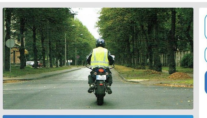 Kā jārīkojas motocikla vadītājam, turpinot ceļu pa bruģi?