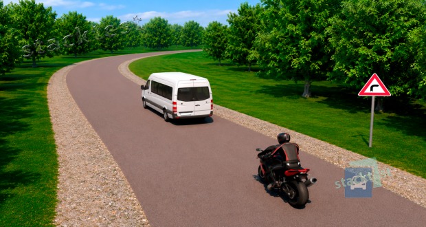 Vai motocikla vadītājam atļauts apdzīt automobili attēlotajā situācijā?