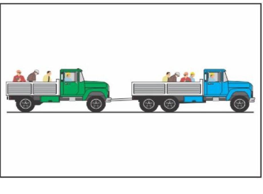 Precizaţi dacă se permite transportul de persoane în caroseria autocamionului în timpul remorcării?