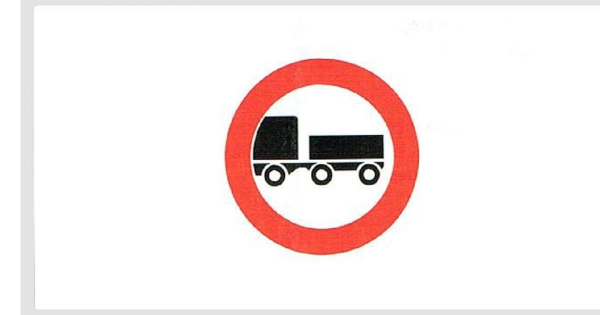 Este permis ca un autoturism să remorcheze un autoturism în zona indicată de semnul rutier ilustrat în figură?