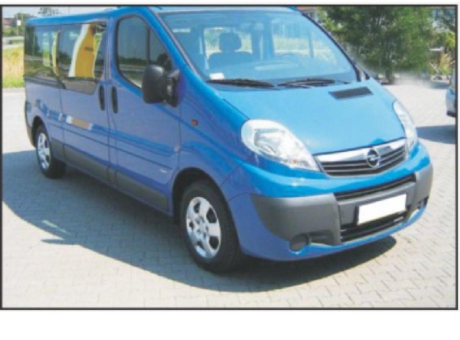 Conducătorului de microbuz i se interzice transportarea copiilor pe bancheta din față din dreapta, dacă vârsta acestora este de până la: