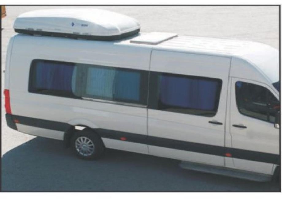 Conducătorului de vehicul, destinat transportului de persoane, îi este interzis să transporte bunuri deasupra vehiculului dacă acesta: