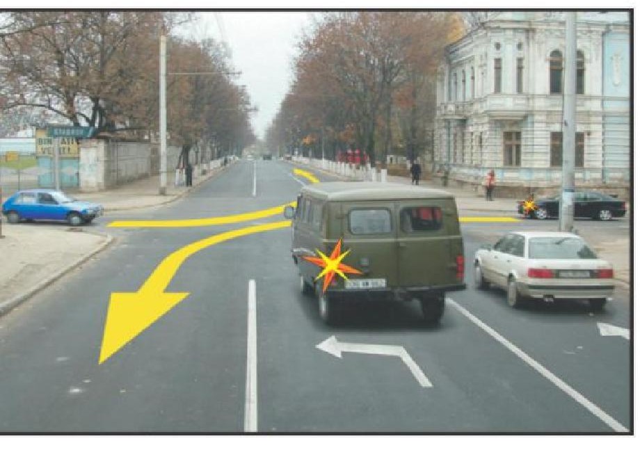 Первым проедет перекрёсток: