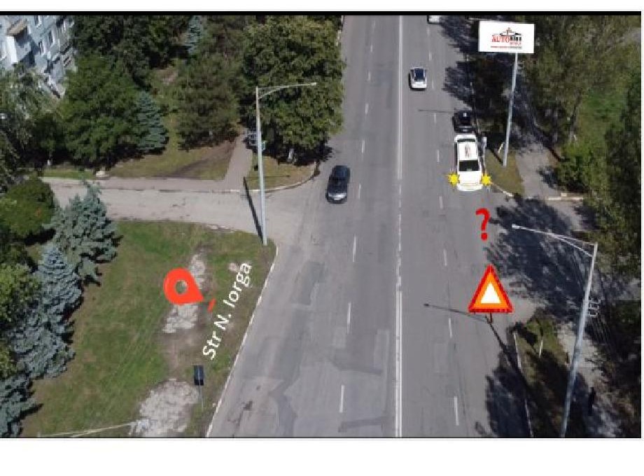 În cazul unei opriri forțate într-o localitate, la ce distanță aproximativă de vehicul trebuie amplasat triunghiul reflectorizant astfel încât să fie observat de la o distanță suficientă în condiții de trafic intens?