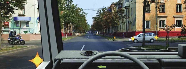 Кому Вы обязаны уступить дорогу при повороте налево?